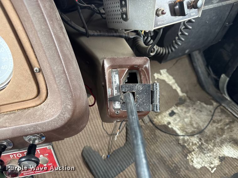 image for item DY0214 1978 Ford F800 fire truck