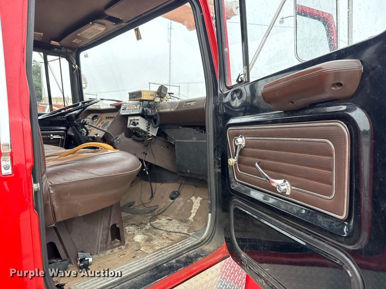 image for item DY0214 1978 Ford F800 fire truck