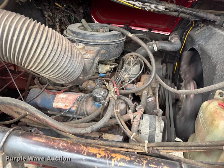 image for item DY0214 1978 Ford F800 fire truck