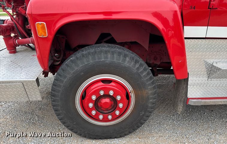 image for item DY0214 1978 Ford F800 fire truck