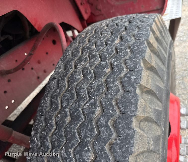 image for item DY0214 1978 Ford F800 fire truck