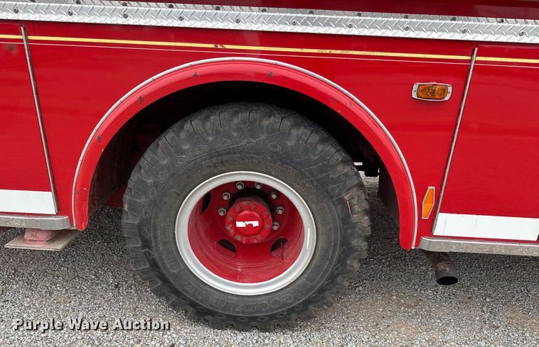 image for item DY0214 1978 Ford F800 fire truck
