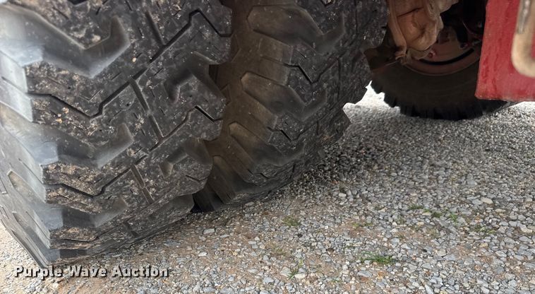 image for item DY0214 1978 Ford F800 fire truck