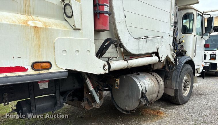 image for item DY0541 2017 Autocar ACX Xpeditor refuse truck