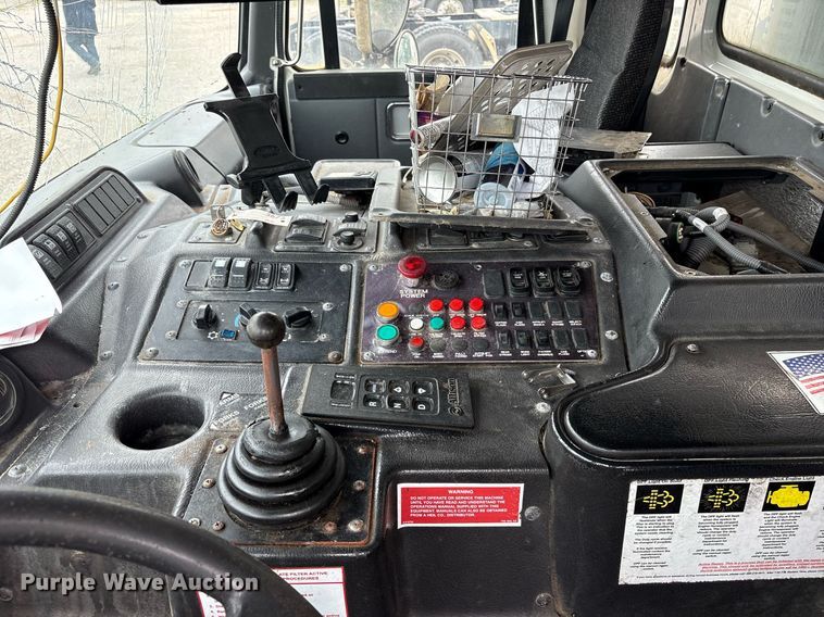 image for item DY0541 2017 Autocar ACX Xpeditor refuse truck