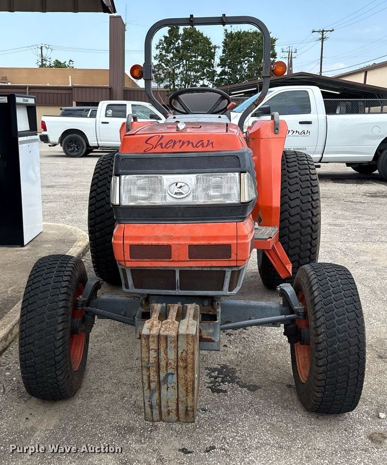 image for item DY0542 Kubota L4310 tractor