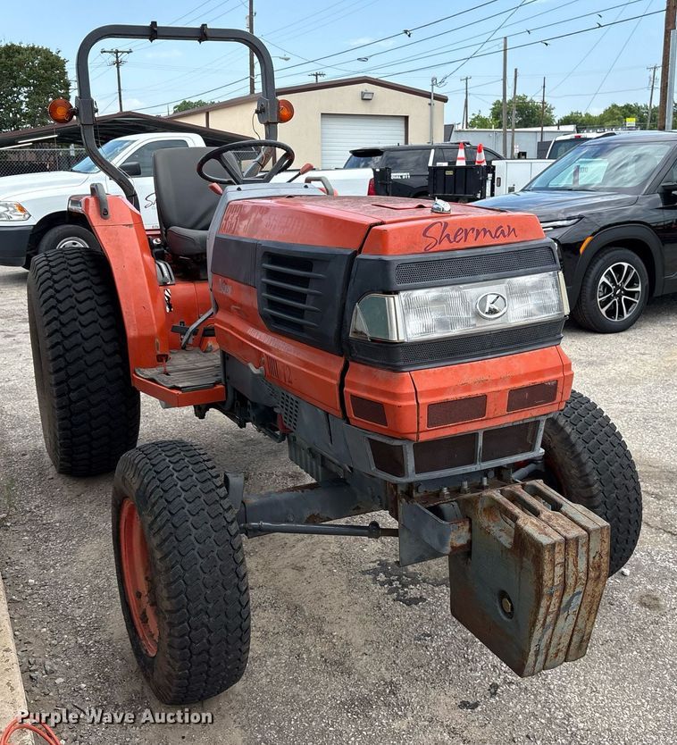 image for item DY0542 Kubota L4310 tractor