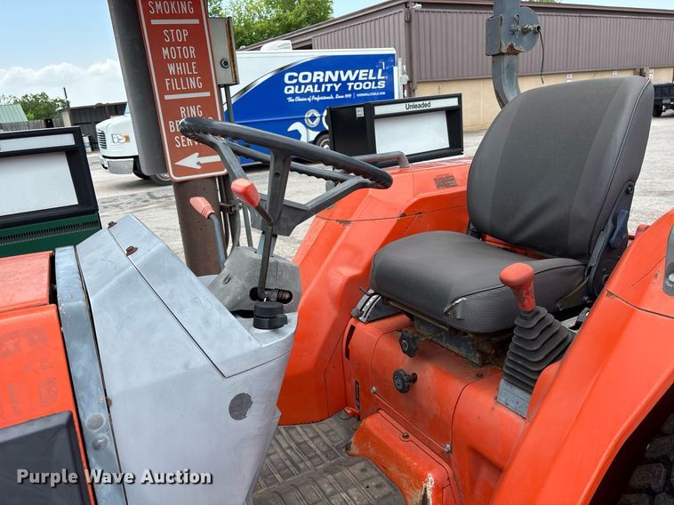 image for item DY0542 Kubota L4310 tractor