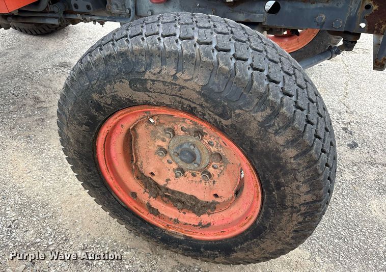 image for item DY0542 Kubota L4310 tractor
