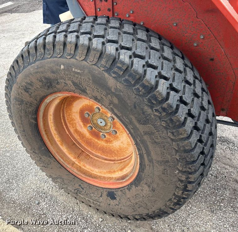 image for item DY0542 Kubota L4310 tractor