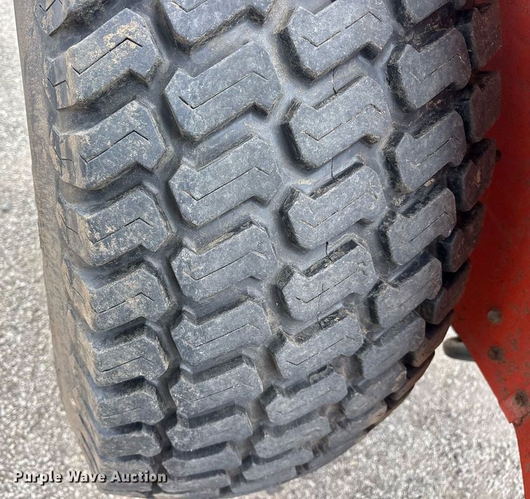 image for item DY0542 Kubota L4310 tractor