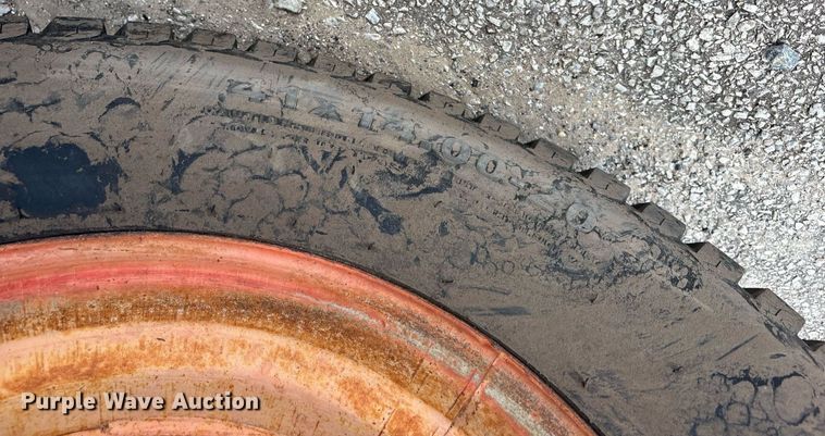 image for item DY0542 Kubota L4310 tractor