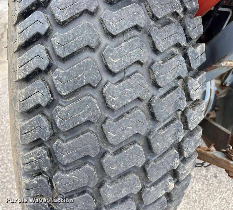 image for item DY0542 Kubota L4310 tractor