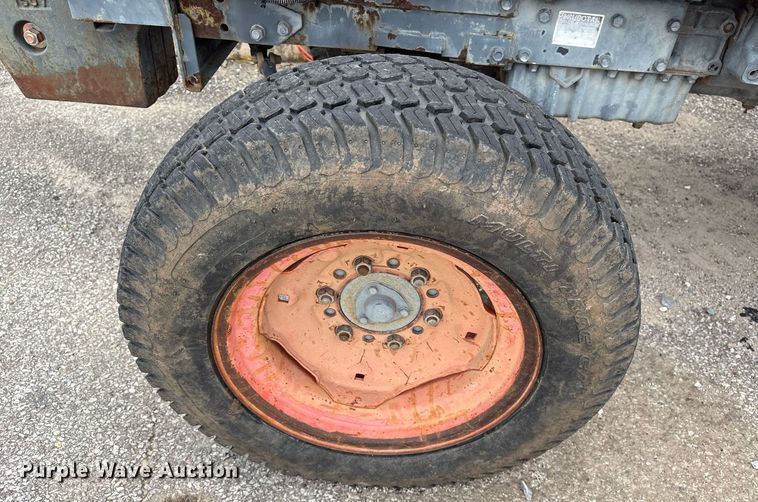 image for item DY0542 Kubota L4310 tractor