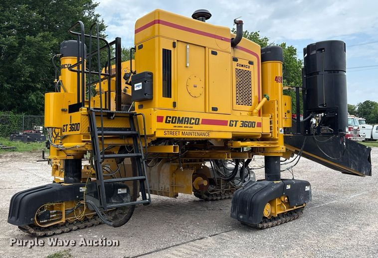 image for item DY0549 2018 Gomaco GT3600 slipform paver