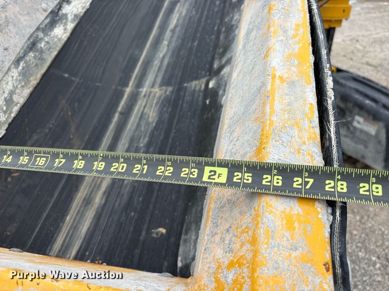 image for item DY0549 2018 Gomaco GT3600 slipform paver