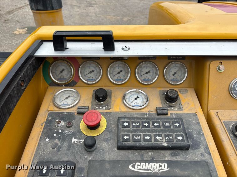 image for item DY0549 2018 Gomaco GT3600 slipform paver