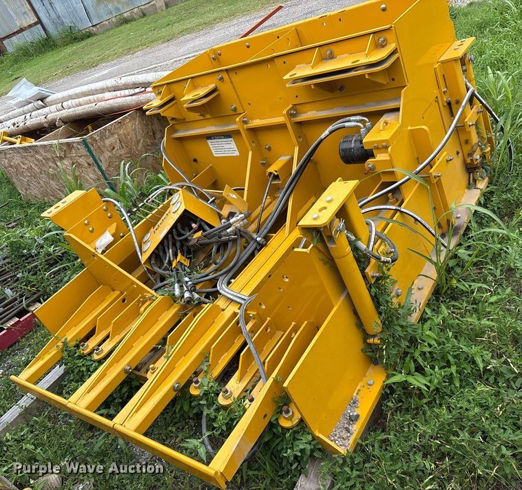 image for item DY0549 2018 Gomaco GT3600 slipform paver