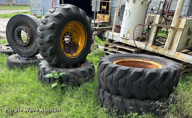 image for item DY0551 (8) tires