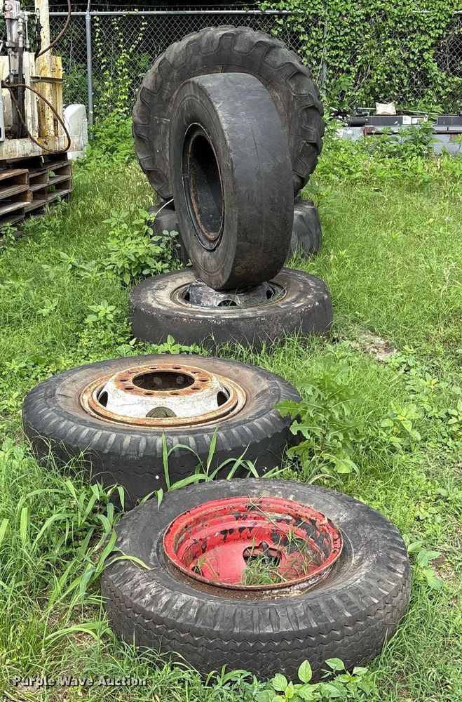 image for item DY0551 (8) tires