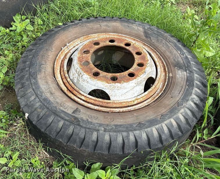 image for item DY0551 (8) tires