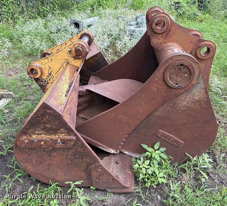 image for item DY0553 (3) excavator buckets