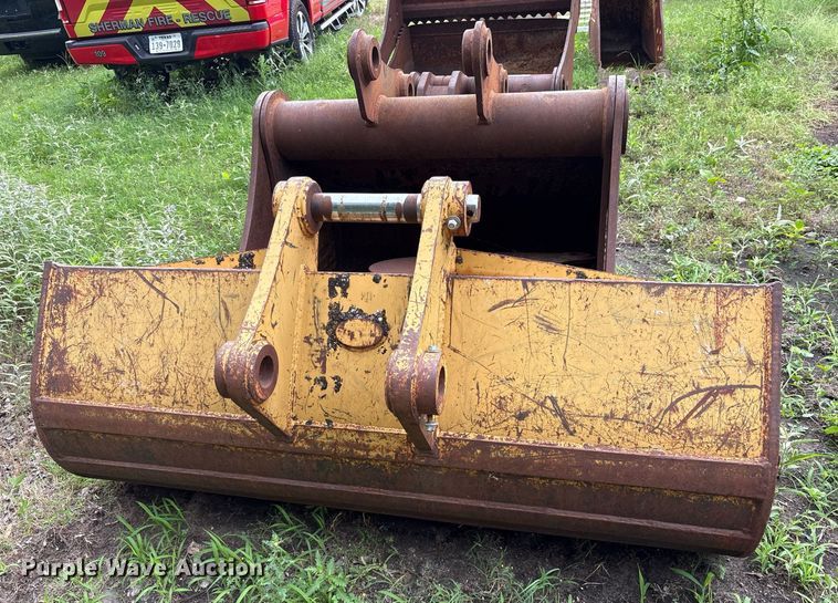 image for item DY0553 (3) excavator buckets