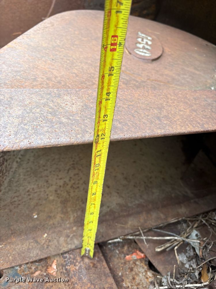 image for item DY0553 (3) excavator buckets