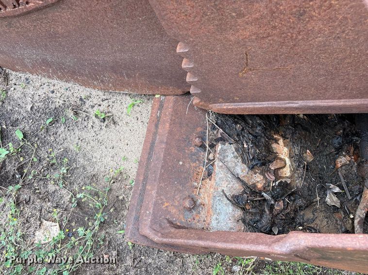 image for item DY0553 (3) excavator buckets