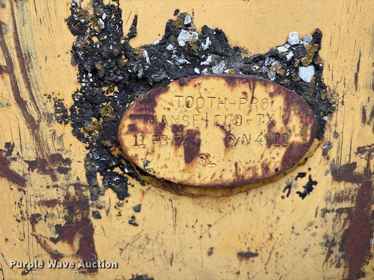 image for item DY0553 (3) excavator buckets