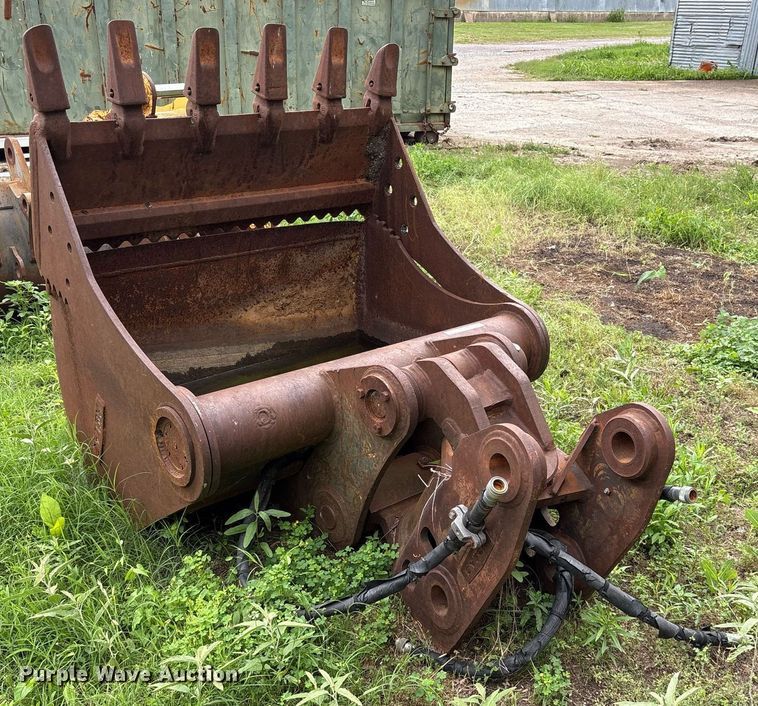 image for item DY0554 Helac clamshell bucket