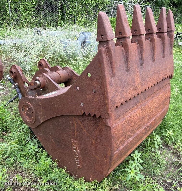 image for item DY0554 Helac clamshell bucket