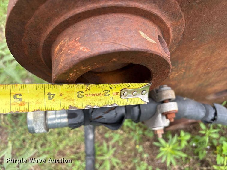 image for item DY0554 Helac clamshell bucket