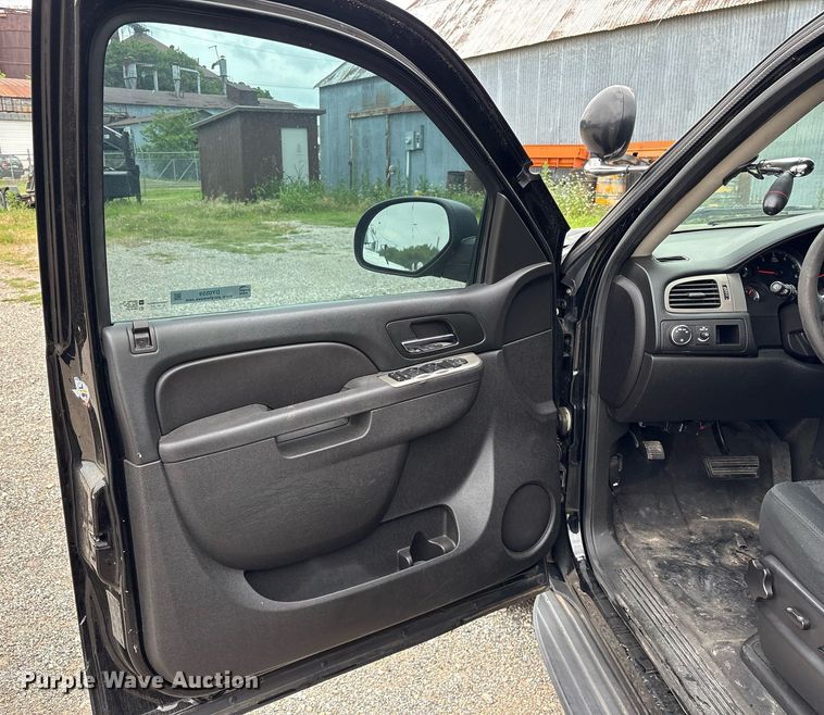 image for item DY0559 2013 Chevrolet Tahoe Police  SUV