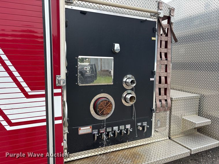 image for item DY0560 2009 Pierce Manufacturing Custom Contender pumper fire truck