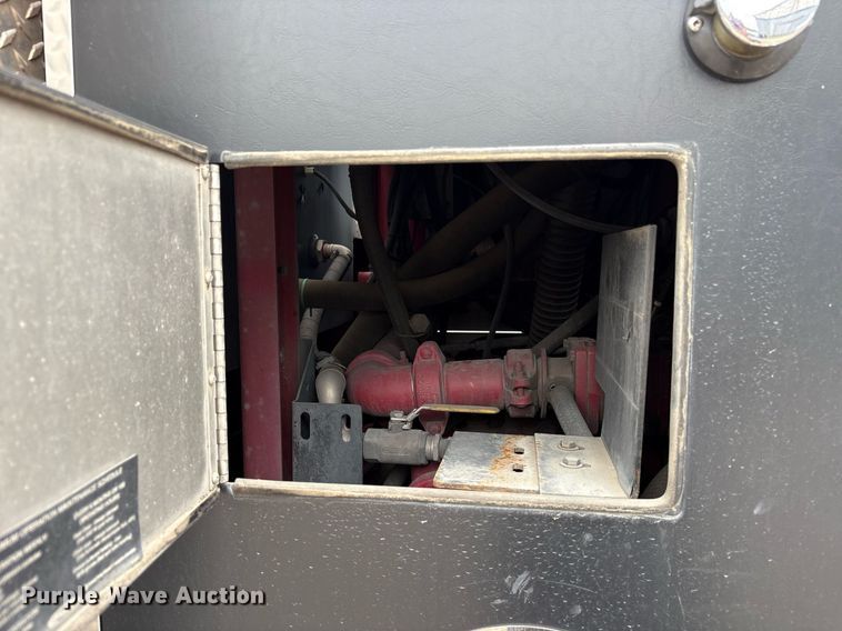 image for item DY0560 2009 Pierce Manufacturing Custom Contender pumper fire truck