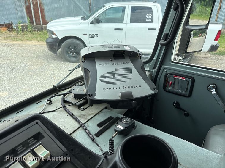 image for item DY0560 2009 Pierce Manufacturing Custom Contender pumper fire truck