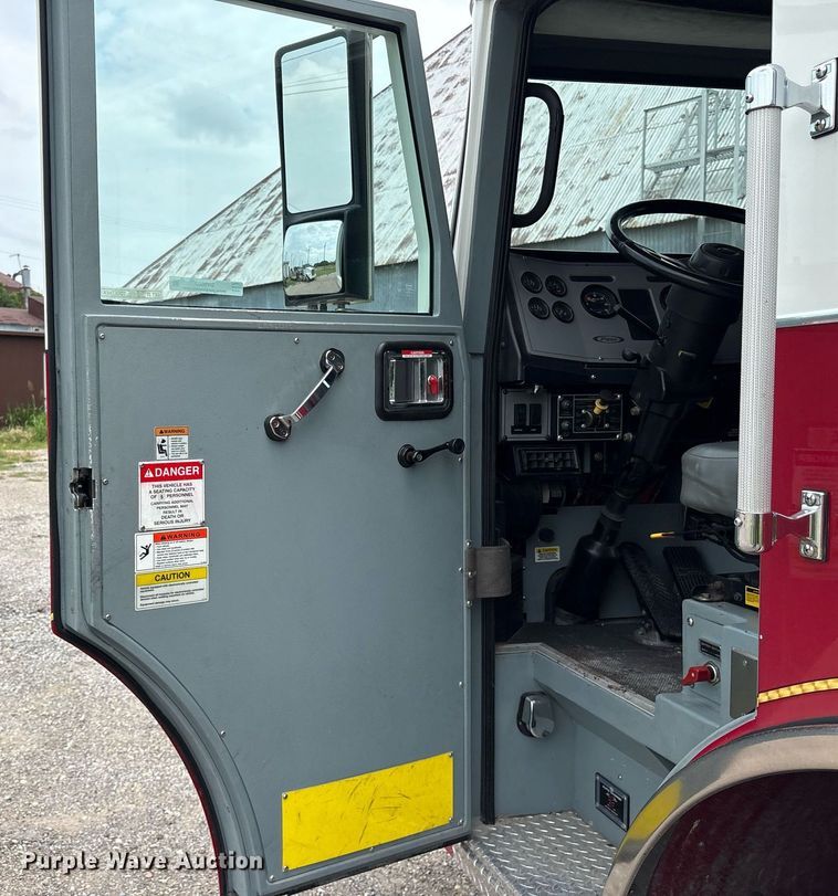 image for item DY0560 2009 Pierce Manufacturing Custom Contender pumper fire truck