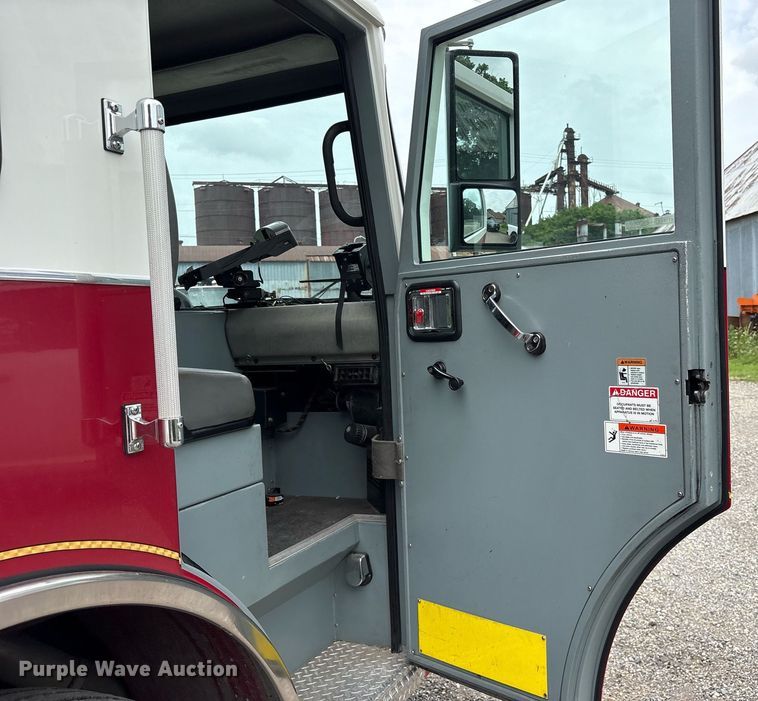 image for item DY0560 2009 Pierce Manufacturing Custom Contender pumper fire truck