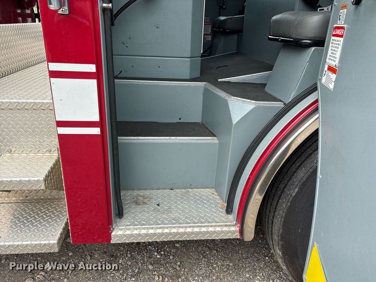 image for item DY0560 2009 Pierce Manufacturing Custom Contender pumper fire truck