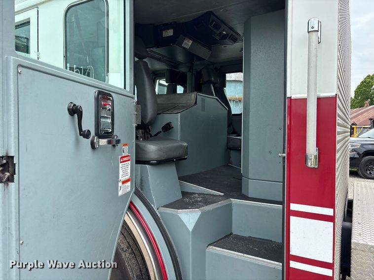 image for item DY0560 2009 Pierce Manufacturing Custom Contender pumper fire truck