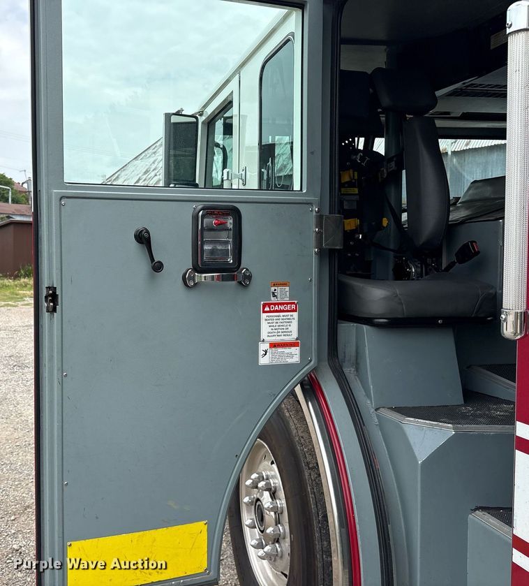 image for item DY0560 2009 Pierce Manufacturing Custom Contender pumper fire truck