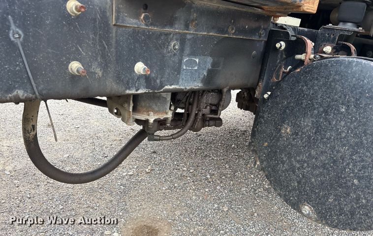 image for item DY0564 2006 Mack CV713 semi truck