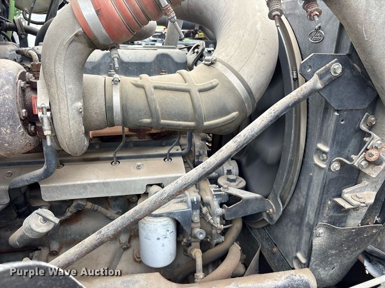 image for item DY0564 2006 Mack CV713 semi truck