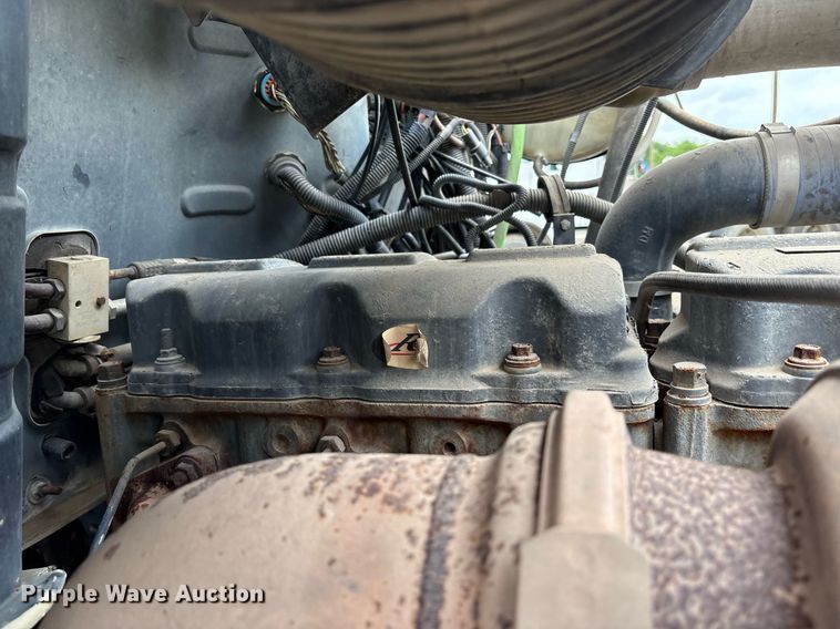 image for item DY0564 2006 Mack CV713 semi truck