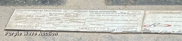 image for item DY0564 2006 Mack CV713 semi truck