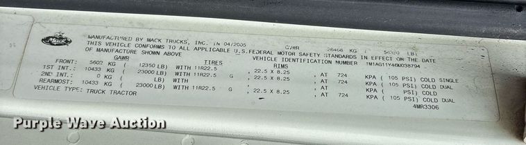 image for item DY0564 2006 Mack CV713 semi truck