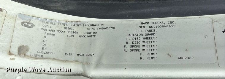 image for item DY0564 2006 Mack CV713 semi truck