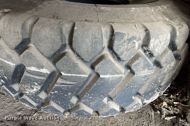 image for item DY0571 (5) tires