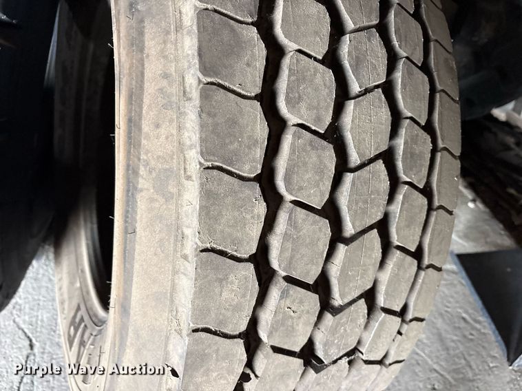 image for item DY0571 (5) tires